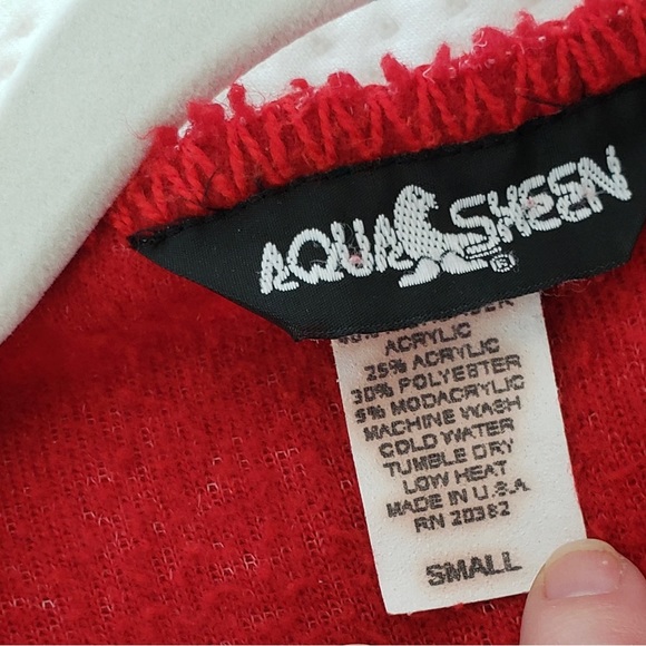 Aqua Sheen Vibrant Red Sleeveless Knit Vest - Picture 2 of 4